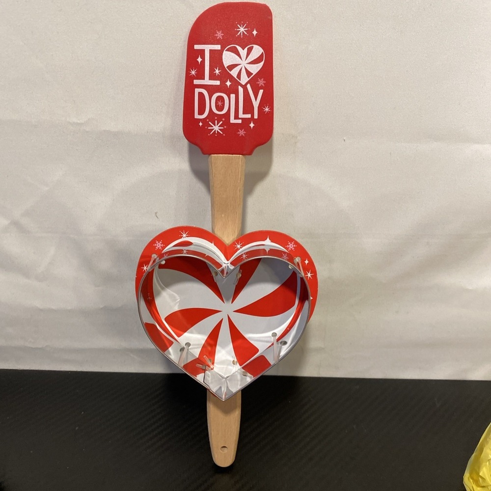DOLLY PARTON HEART COOKIE CUTTER & I‎ Love DOLLY Wooden Handle Spatula.